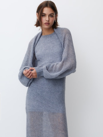 Pull&Bear Knit Cardigan in Blue: front