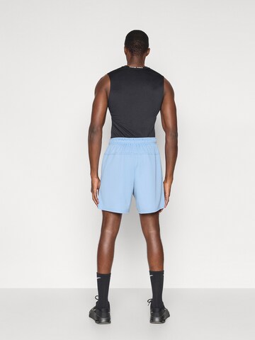 NIKE Regular Sportshorts 'Flex' in Blau
