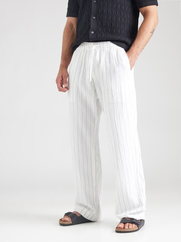 Abercrombie & Fitch Baggy Trousers in Grey: front