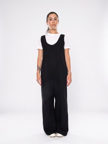 Tuta jumpsuit 'JADEN' di Thinking MU in nero: frontale