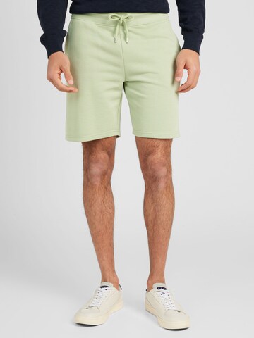 GANT Regular Trousers in Green: front