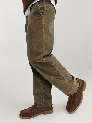 JACK & JONES Loose fit Chino trousers in Brown