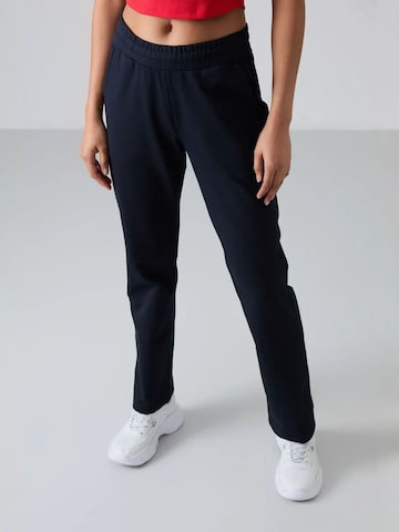 Tommy Life Regular Sportbroek in Blauw: voorkant