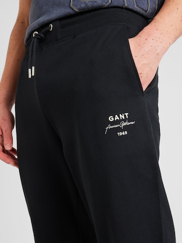 GANT Zúžený Kalhoty – černá