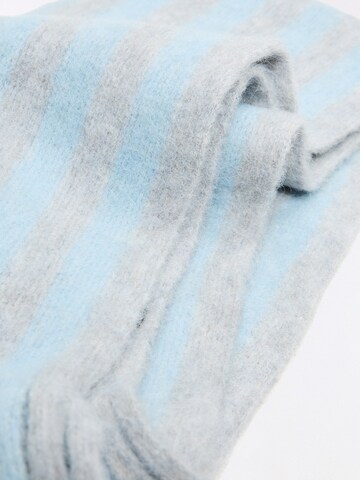 Bershka Scarf in Blue: front