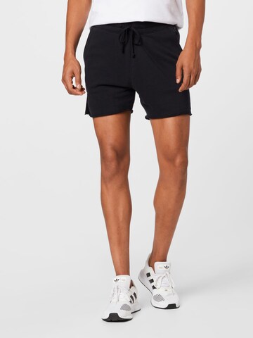 Regular Pantaloni de la HOLLISTER pe negru: față