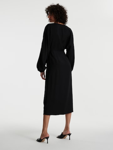 EDITED فستان 'Grete' بلون أسود