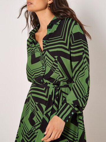 Robe ' ' Apricot en vert