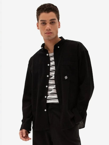 Giesto - Camisa em preto: frente