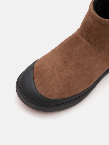 Boots 'Classic Mini Outpost' di UGG in marrone