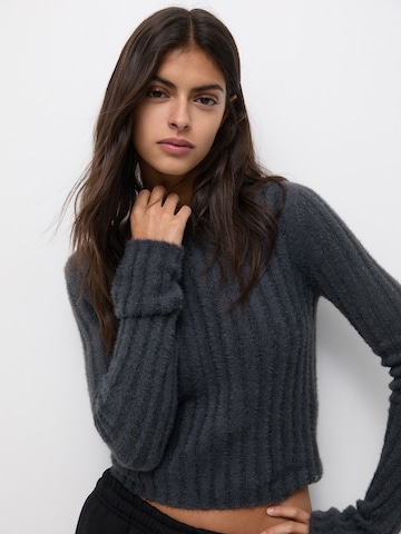 Pull&Bear Пуловер в сиво