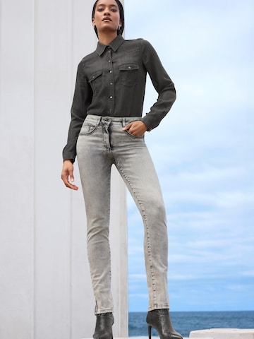 Coupe slim Jean MADELEINE en gris