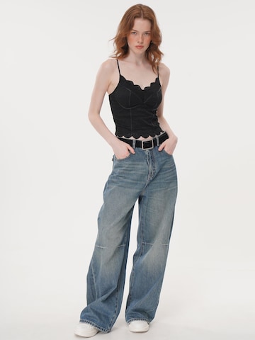 yoligex Top '2 Colors Black Floral Lace Corset Cami Top, Scalloped V Neck Seamed Fitted Cropped Tank Top' w kolorze czarny