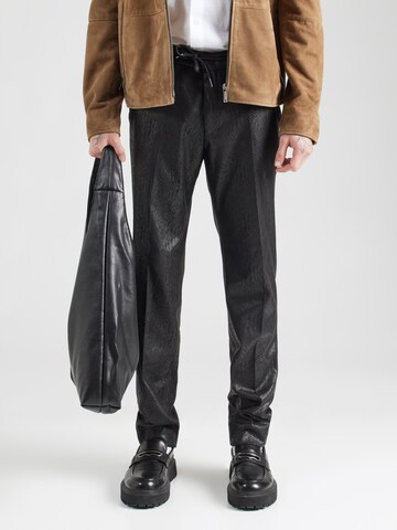 Regular Pantalon à plis Karl Lagerfeld en noir : devant