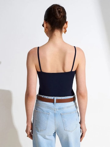 Dilvin Top in Blue