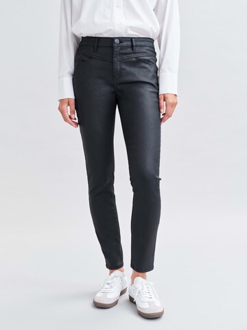 Skinny Jean 'Evita' OPUS en noir : devant