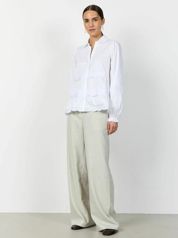 Levete Room Shirt ' LR-ISLA SOLID 135 ' in Weiß