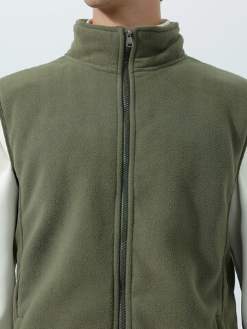 Youthup Vest in Green