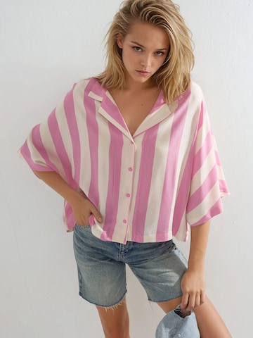Busem - Blusa em rosa: frente