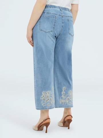 Fiorella Rubino Tapered Jeans in Blue