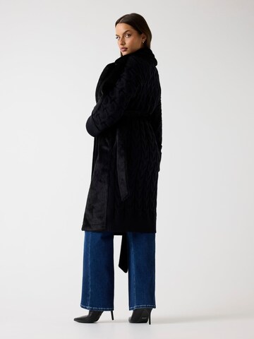GUESS Between-Seasons Coat in Black