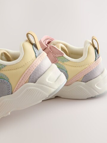 Baskets Next en mélange de couleurs