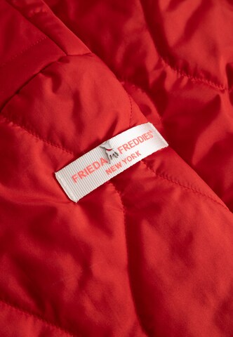 Frieda & Freddies NY Between-Season Jacket in Red
