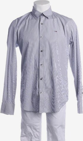 TOMMY HILFIGER Button Up Shirt in M in Blue: front