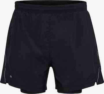 Newline Regular Sportshorts in Schwarz: Vorderseite