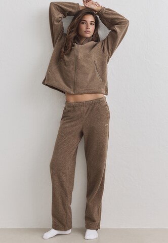 Aim'n Loosefit Sporthose in Braun: Vorderseite