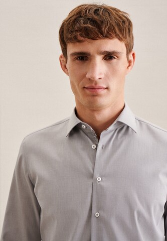 Coupe regular Chemise 'Essentials' SEIDENSTICKER en gris