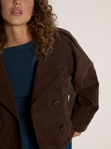 Apricot Suedette Short Trench Jacket ' ' in Braun