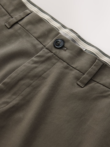 NextLoosefit Chino hlače - smeđa boja