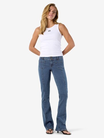 Bootcut Jean 'NMRemi' Noisy may en bleu