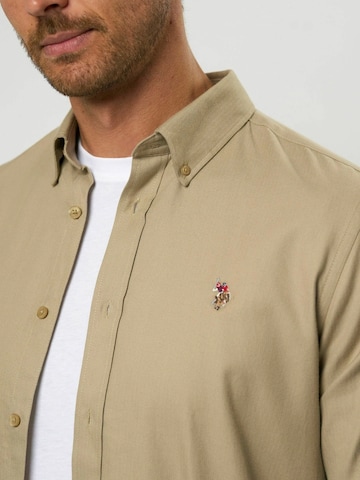 U.S. POLO ASSN. Regular Fit Paita 'Jens' värissä beige