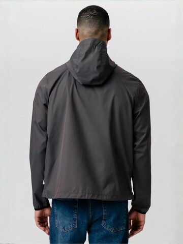 TEESHOPPEN Välikausitakki ' Shell Jacket ' värissä harmaa