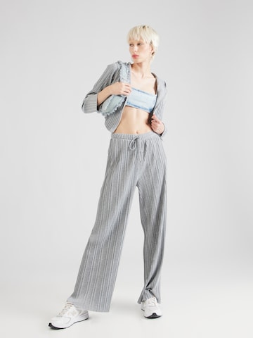 ABOUT YOU Wide Leg Hose 'Fabia' in Grau