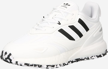 Sneaker bassa 'Zx 22 Boost 2.0' di ADIDAS ORIGINALS in bianco: frontale