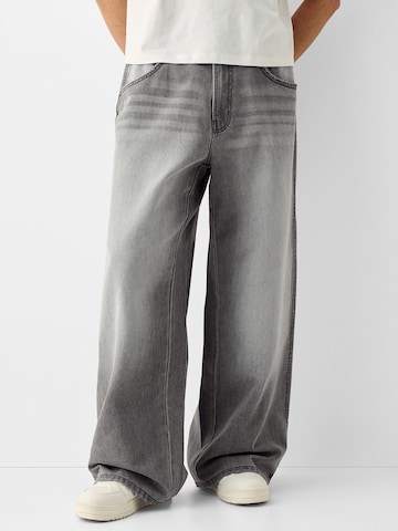 Bershka Wide leg Jeans in Grijs: voorkant