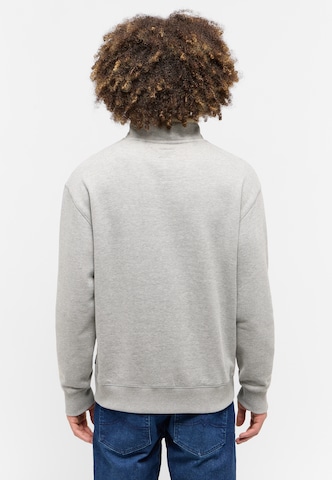 MUSTANG Sweatshirt in Grau