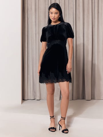 Robe Lipsy en noir