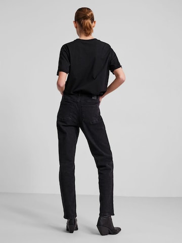 PIECES Regular Jeans 'Luna' in Schwarz