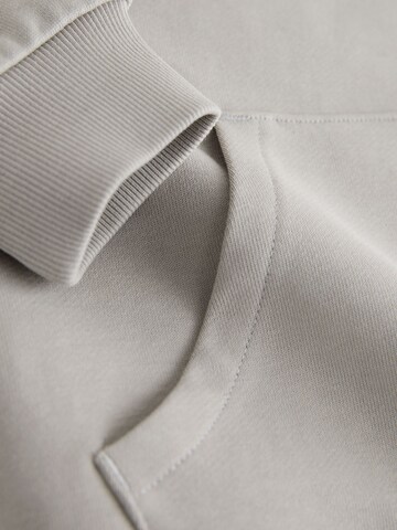 smALLSAINTS Свитшот в Серый