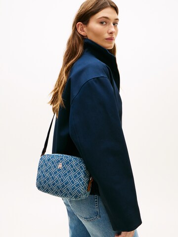 TOMMY HILFIGER Axelremsväska 'POPETTE' i blå