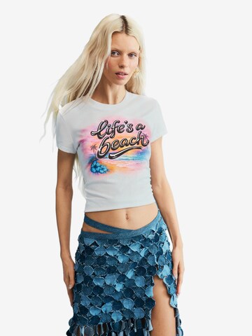 Tricou de la Desigual pe alb: față