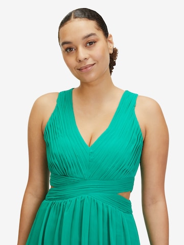 Robe de soirée Vera Mont en vert