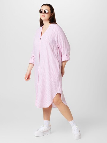 Robe-chemise 'CARLINETTE' ONLY Carmakoma en rose