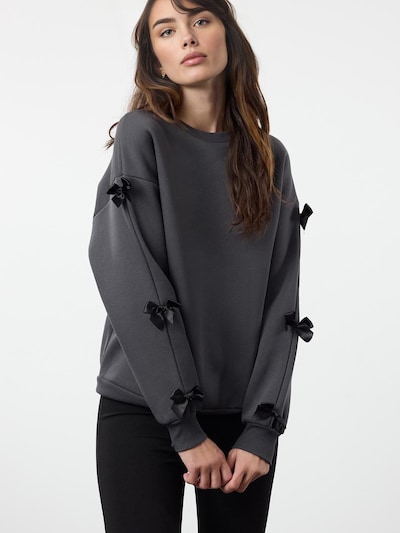 Trendyol Sweat-shirt en anthracite / noir, Vue avec produit