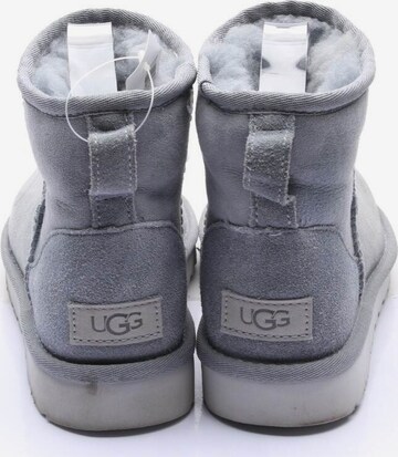 UGG Dress Boots in 36 in Blue