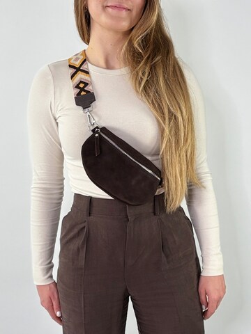 lePelou Fanny Pack 'ONDA small' in Brown